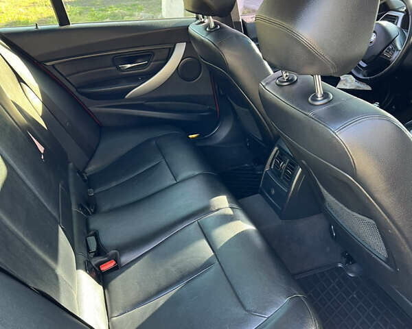 Красный БМВ 3 Серия, объемом двигателя 2 л и пробегом 240 тыс. км за 14999 $, фото 17 на Automoto.ua