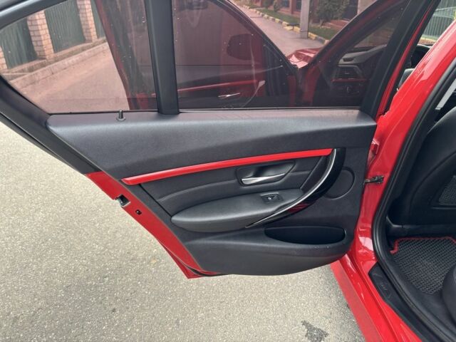 Красный БМВ 3 Серия, объемом двигателя 2 л и пробегом 221 тыс. км за 14000 $, фото 14 на Automoto.ua