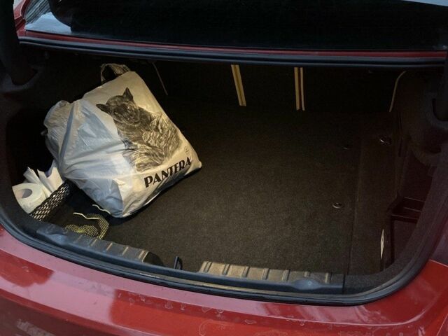 Красный БМВ 3 Серия, объемом двигателя 2 л и пробегом 200 тыс. км за 12500 $, фото 8 на Automoto.ua