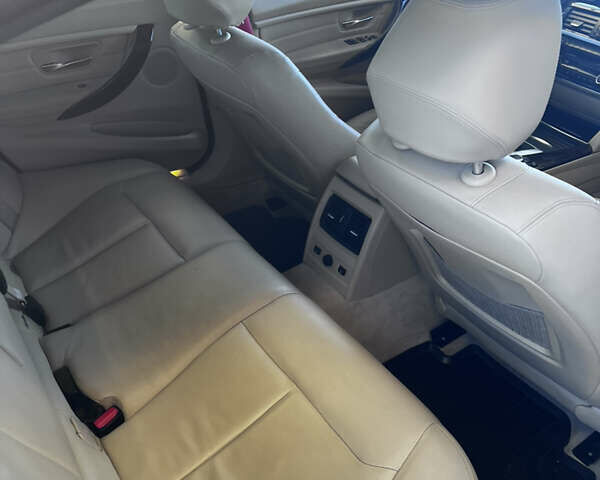 Красный БМВ 3 Серия, объемом двигателя 2 л и пробегом 179 тыс. км за 12000 $, фото 9 на Automoto.ua