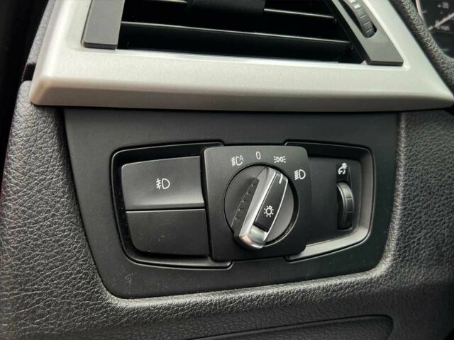 Красный БМВ 3 Серия, объемом двигателя 2 л и пробегом 226 тыс. км за 10500 $, фото 20 на Automoto.ua