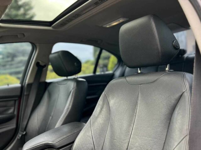 Красный БМВ 3 Серия, объемом двигателя 2 л и пробегом 226 тыс. км за 10500 $, фото 18 на Automoto.ua