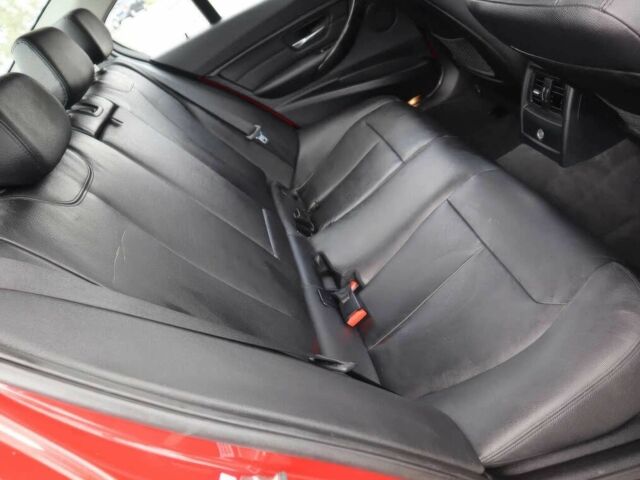 Красный БМВ 3 Серия, объемом двигателя 2 л и пробегом 79 тыс. км за 3300 $, фото 11 на Automoto.ua