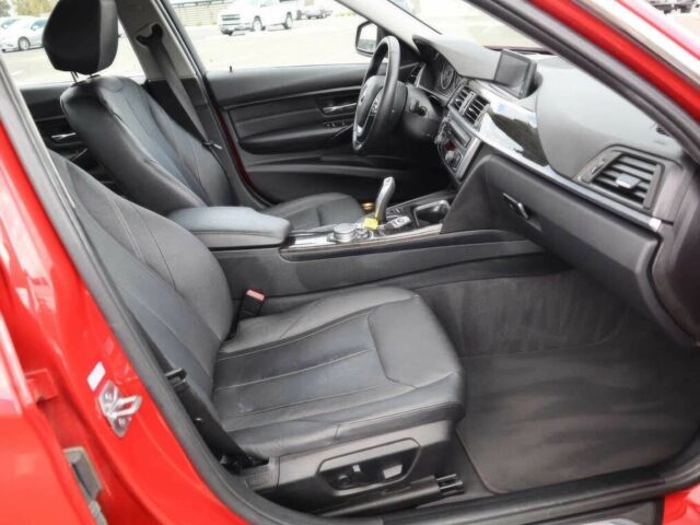 Красный БМВ 3 Серия, объемом двигателя 2 л и пробегом 79 тыс. км за 3300 $, фото 10 на Automoto.ua