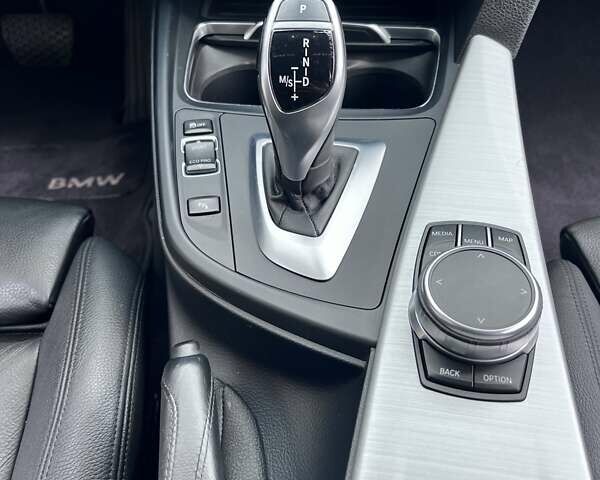 БМВ 3 Серия 2017 в Киеве на Automoto.ua Красный БМВ 3 Серия, объемом двигателя 2 л и пробегом 131 тыс. км за 21999 $, фото 19 на Automoto.ua
