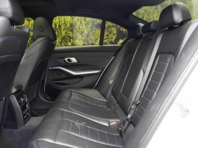 Червоний БМВ 3 Серія, об'ємом двигуна 2 л та пробігом 30 тис. км за 9400 $, фото 15 на Automoto.ua