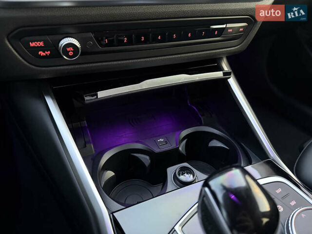 Красный БМВ 3 Серия, объемом двигателя 2 л и пробегом 19 тыс. км за 39900 $, фото 28 на Automoto.ua