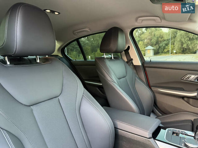 Красный БМВ 3 Серия, объемом двигателя 2 л и пробегом 19 тыс. км за 39900 $, фото 43 на Automoto.ua