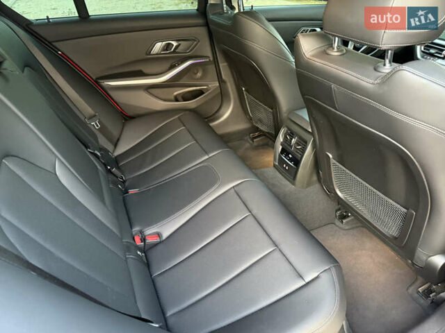 Красный БМВ 3 Серия, объемом двигателя 2 л и пробегом 19 тыс. км за 39900 $, фото 38 на Automoto.ua