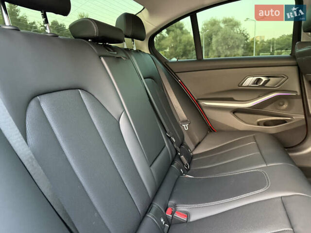 Красный БМВ 3 Серия, объемом двигателя 2 л и пробегом 19 тыс. км за 39900 $, фото 39 на Automoto.ua