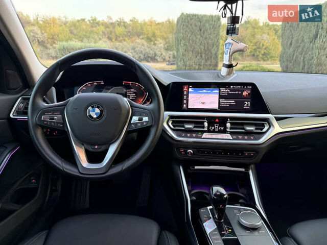 Красный БМВ 3 Серия, объемом двигателя 2 л и пробегом 19 тыс. км за 39900 $, фото 30 на Automoto.ua