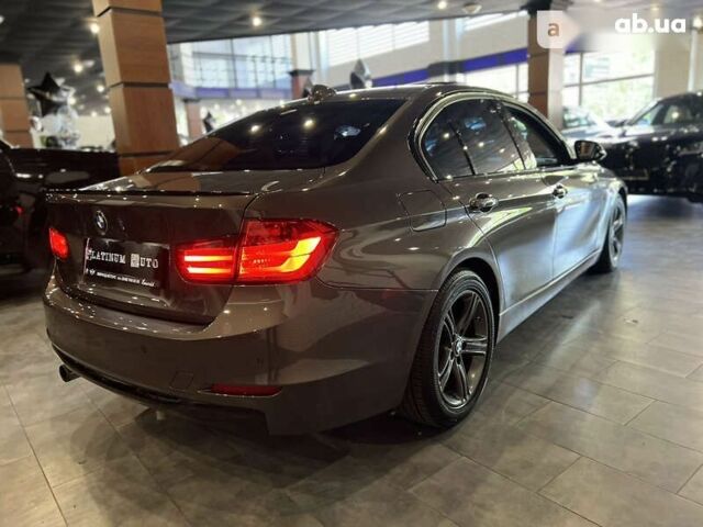 БМВ 3 Серия, объемом двигателя 2 л и пробегом 122 тыс. км за 15900 $, фото 6 на Automoto.ua