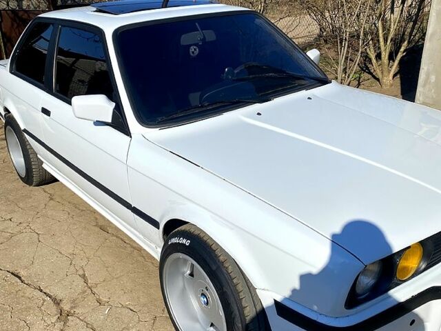 БМВ 3 Серия, объемом двигателя 18 л и пробегом 270 тыс. км за 2700 $, фото 1 на Automoto.ua