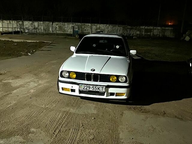 БМВ 3 Серия, объемом двигателя 18 л и пробегом 270 тыс. км за 2700 $, фото 2 на Automoto.ua