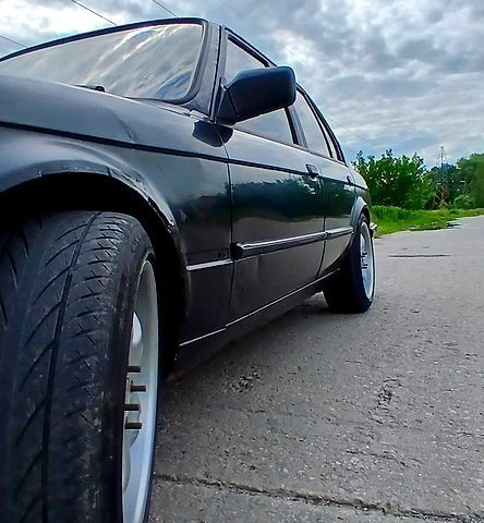 БМВ 3 Серия, объемом двигателя 1.8 л и пробегом 250 тыс. км за 1750 $, фото 6 на Automoto.ua