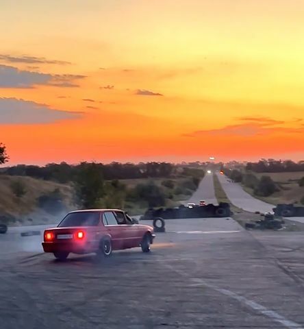 БМВ 3 Серия, объемом двигателя 2 л и пробегом 250 тыс. км за 1800 $, фото 2 на Automoto.ua
