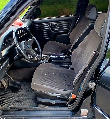 БМВ 3 Серия, объемом двигателя 1.8 л и пробегом 250 тыс. км за 1750 $, фото 4 на Automoto.ua