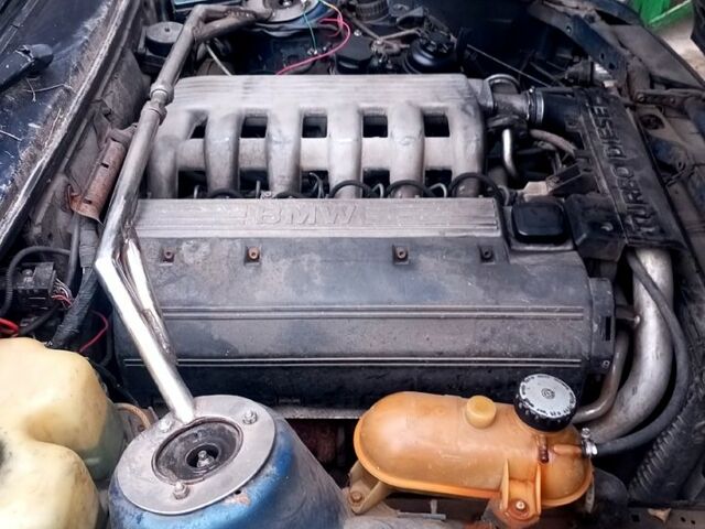 БМВ 3 Серия, объемом двигателя 2.5 л и пробегом 360 тыс. км за 1100 $, фото 1 на Automoto.ua