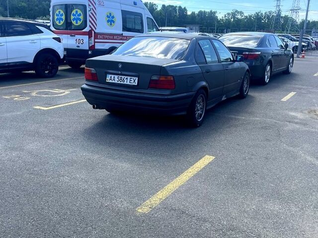 БМВ 3 Серия, объемом двигателя 1.8 л и пробегом 0 тыс. км за 1800 $, фото 4 на Automoto.ua