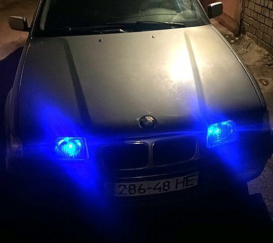 БМВ 3 Серія, об'ємом двигуна 25 л та пробігом 200 тис. км за 2500 $, фото 1 на Automoto.ua