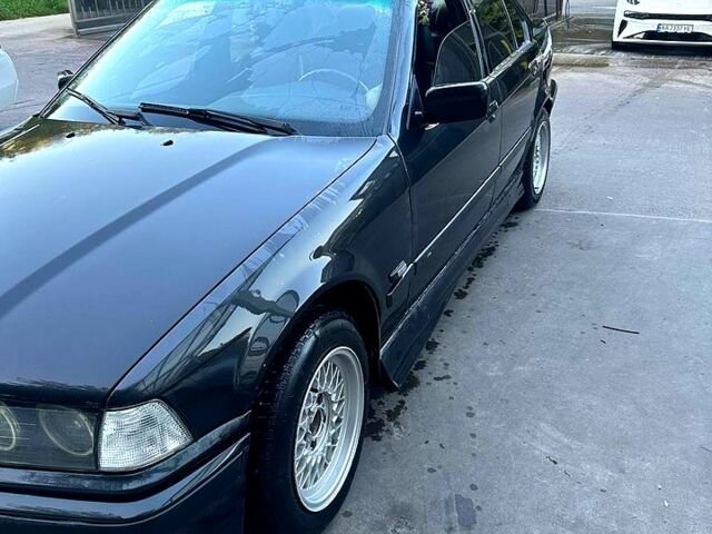БМВ 3 Серия, объемом двигателя 1.8 л и пробегом 456 тыс. км за 2800 $, фото 1 на Automoto.ua