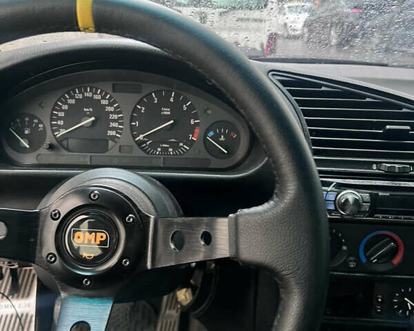 БМВ 3 Серия, объемом двигателя 2 л и пробегом 270 тыс. км за 3400 $, фото 7 на Automoto.ua