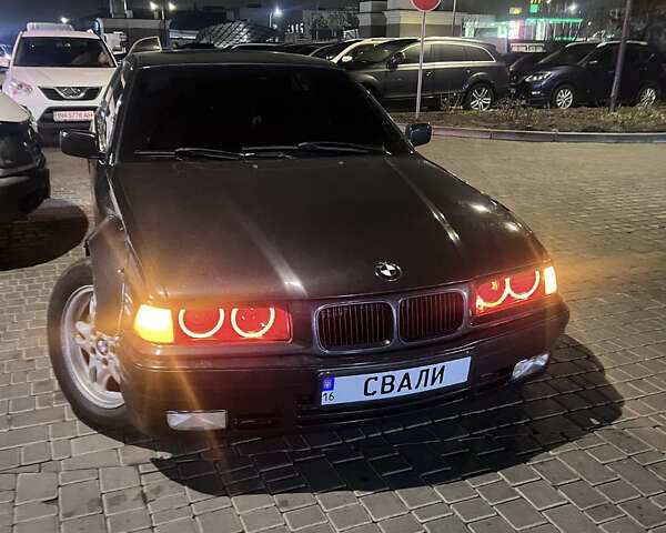 БМВ 3 Серия, объемом двигателя 2 л и пробегом 270 тыс. км за 3400 $, фото 1 на Automoto.ua