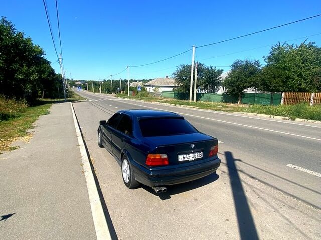 БМВ 3 Серия, объемом двигателя 2.5 л и пробегом 325 тыс. км за 3000 $, фото 2 на Automoto.ua