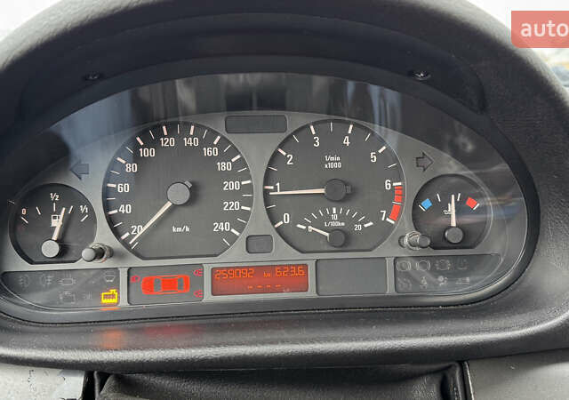 БМВ 3 Серия, объемом двигателя 2 л и пробегом 259 тыс. км за 10000 $, фото 10 на Automoto.ua