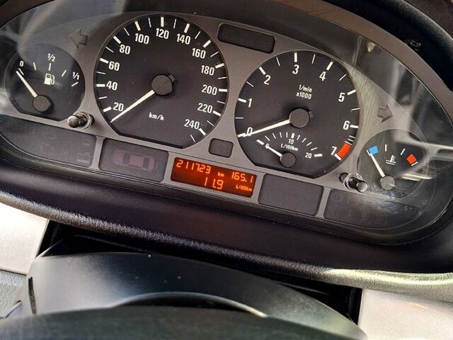 БМВ 3 Серія, об'ємом двигуна 1.9 л та пробігом 211 тис. км за 6000 $, фото 6 на Automoto.ua