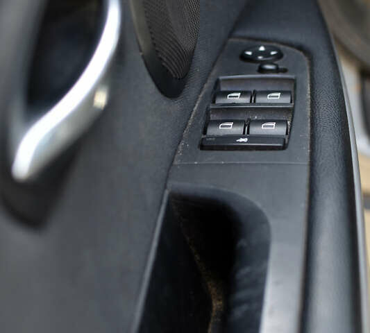 БМВ 3 Серія, об'ємом двигуна 2 л та пробігом 173 тис. км за 7000 $, фото 6 на Automoto.ua