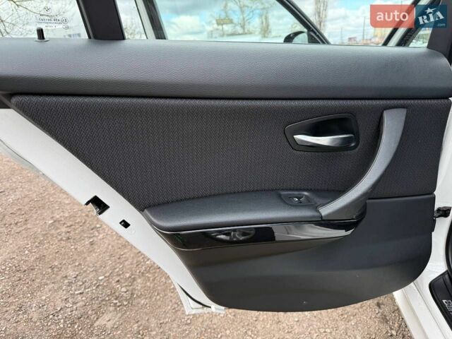 БМВ 3 Серія, об'ємом двигуна 2 л та пробігом 93 тис. км за 10500 $, фото 13 на Automoto.ua