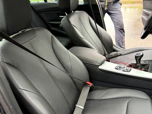 БМВ 3 Серия, объемом двигателя 20 л и пробегом 169 тыс. км за 11500 $, фото 7 на Automoto.ua