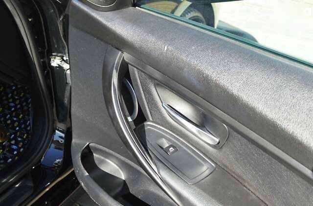 БМВ 3 Серія, об'ємом двигуна 2 л та пробігом 100 тис. км за 13999 $, фото 28 на Automoto.ua