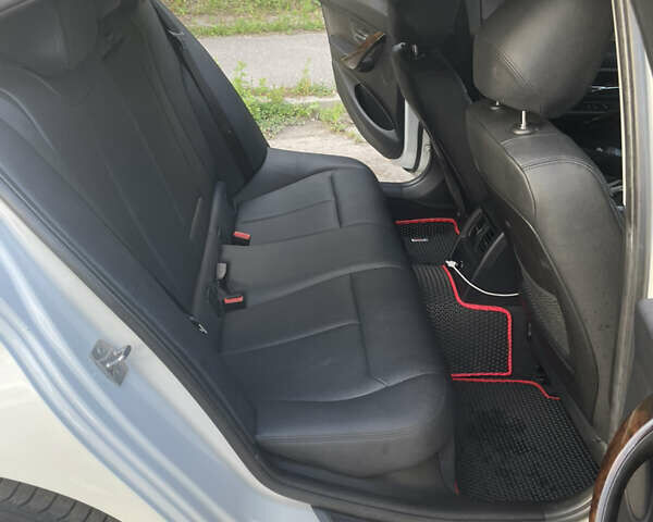 БМВ 3 Серия, объемом двигателя 2 л и пробегом 210 тыс. км за 13500 $, фото 6 на Automoto.ua