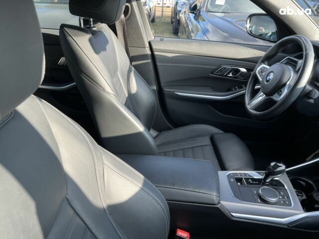 БМВ 3 Серия, объемом двигателя 2 л и пробегом 24 тыс. км за 43255 $, фото 25 на Automoto.ua