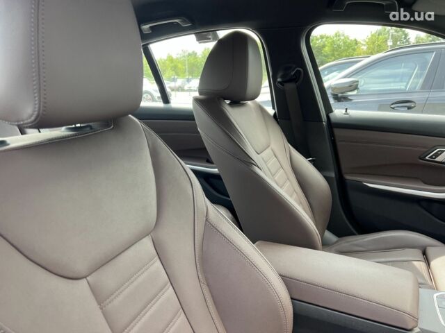 БМВ 3 Серия, объемом двигателя 3 л и пробегом 10 тыс. км за 74120 $, фото 27 на Automoto.ua