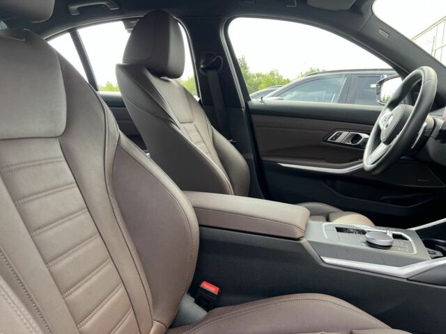 БМВ 3 Серия, объемом двигателя 3 л и пробегом 10 тыс. км за 74120 $, фото 21 на Automoto.ua