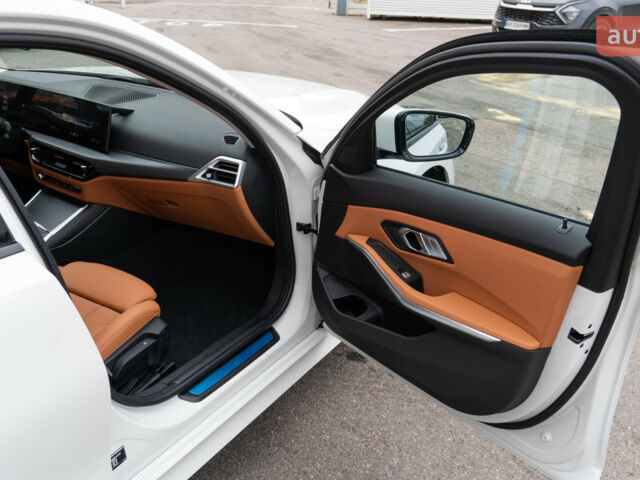 БМВ 3 Серия, объемом двигателя 2 л и пробегом 0 тыс. км за 44671 $, фото 24 на Automoto.ua