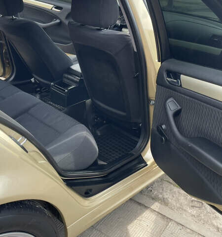 Желтый БМВ 3 Серия, объемом двигателя 1.9 л и пробегом 286 тыс. км за 4999 $, фото 16 на Automoto.ua