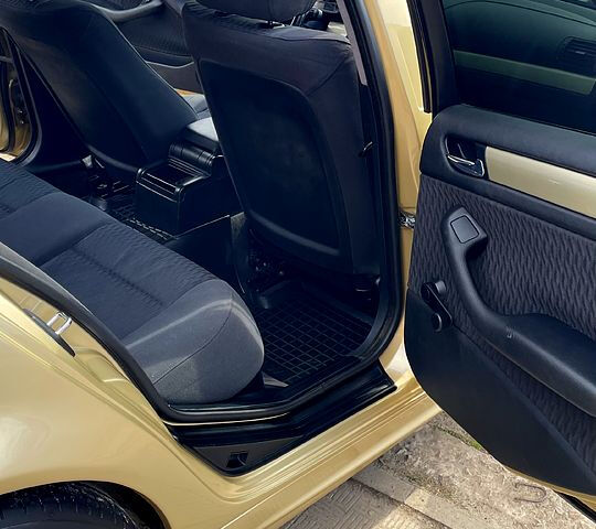 Жовтий БМВ 3 Серія, об'ємом двигуна 1.9 л та пробігом 292 тис. км за 5200 $, фото 10 на Automoto.ua