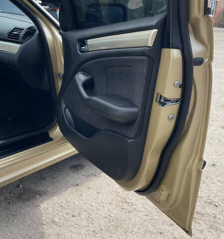 Желтый БМВ 3 Серия, объемом двигателя 1.9 л и пробегом 286 тыс. км за 4999 $, фото 19 на Automoto.ua