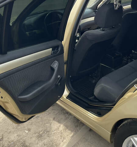 Желтый БМВ 3 Серия, объемом двигателя 1.9 л и пробегом 286 тыс. км за 4999 $, фото 21 на Automoto.ua