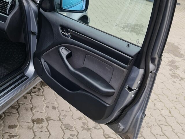 Серый БМВ 3 Серия, объемом двигателя 0 л и пробегом 172 тыс. км за 5340 $, фото 10 на Automoto.ua