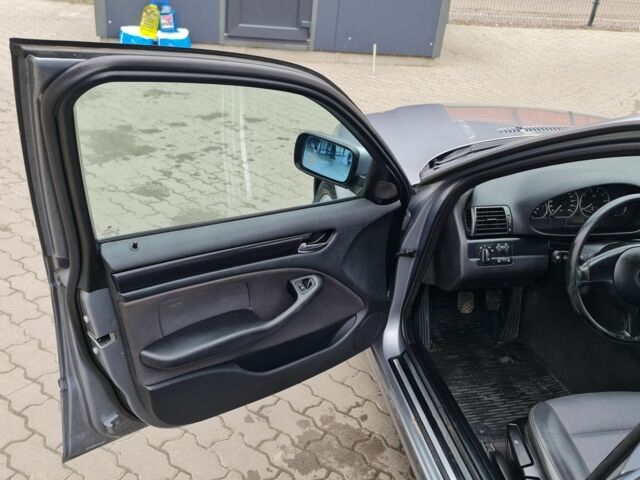 Серый БМВ 3 Серия, объемом двигателя 0 л и пробегом 172 тыс. км за 5340 $, фото 1 на Automoto.ua