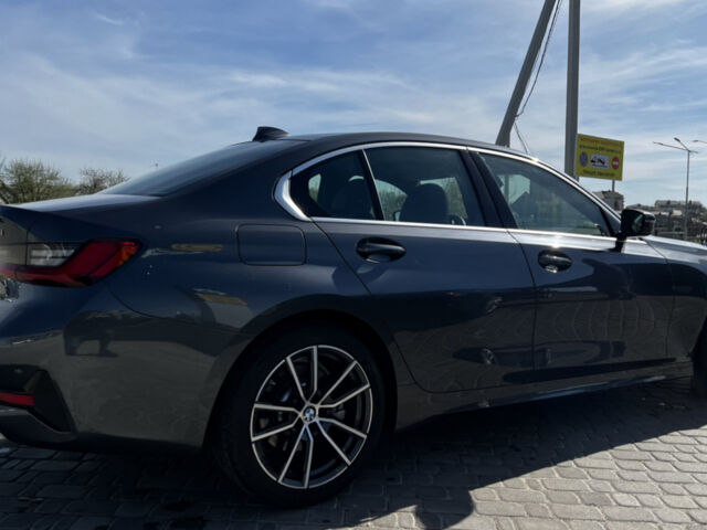 Серый БМВ 3 Серия, объемом двигателя 2 л и пробегом 50 тыс. км за 32300 $, фото 5 на Automoto.ua