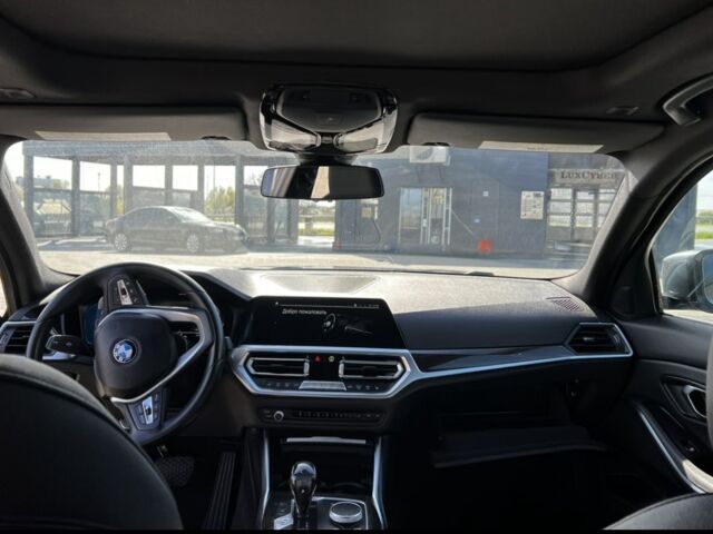 Серый БМВ 3 Серия, объемом двигателя 2 л и пробегом 50 тыс. км за 32300 $, фото 13 на Automoto.ua