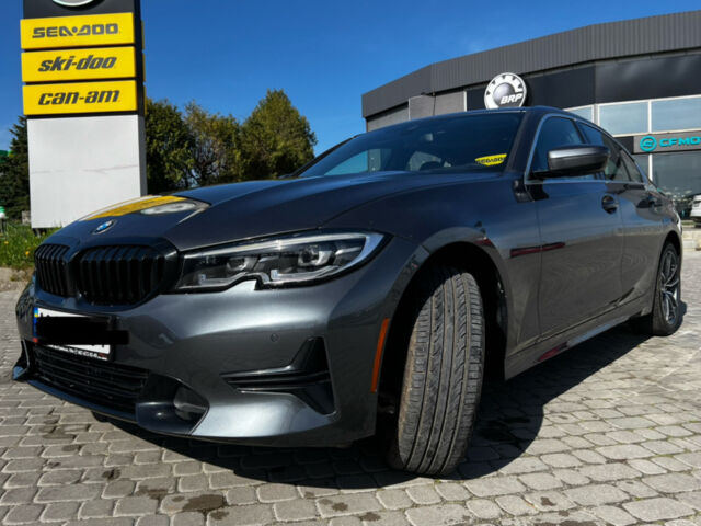 Серый БМВ 3 Серия, объемом двигателя 2 л и пробегом 50 тыс. км за 32300 $, фото 1 на Automoto.ua