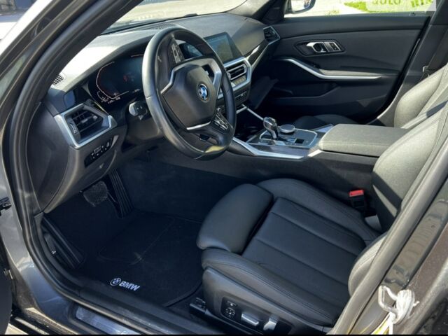 Серый БМВ 3 Серия, объемом двигателя 2 л и пробегом 50 тыс. км за 32300 $, фото 10 на Automoto.ua