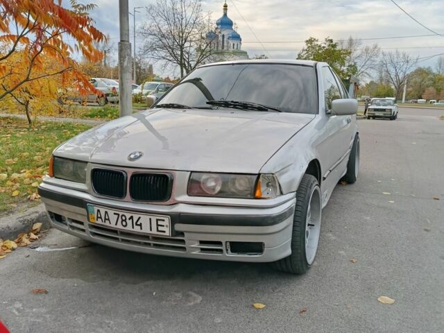 Серый БМВ 3 Серия, объемом двигателя 1.8 л и пробегом 300 тыс. км за 2200 $, фото 3 на Automoto.ua